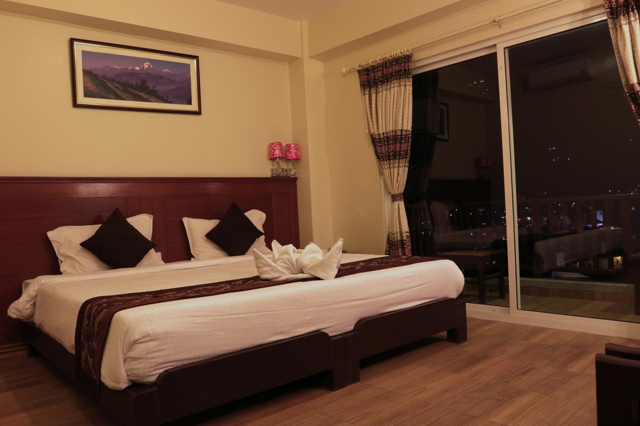 Hotel The Coast Pokhara Exteriör bild