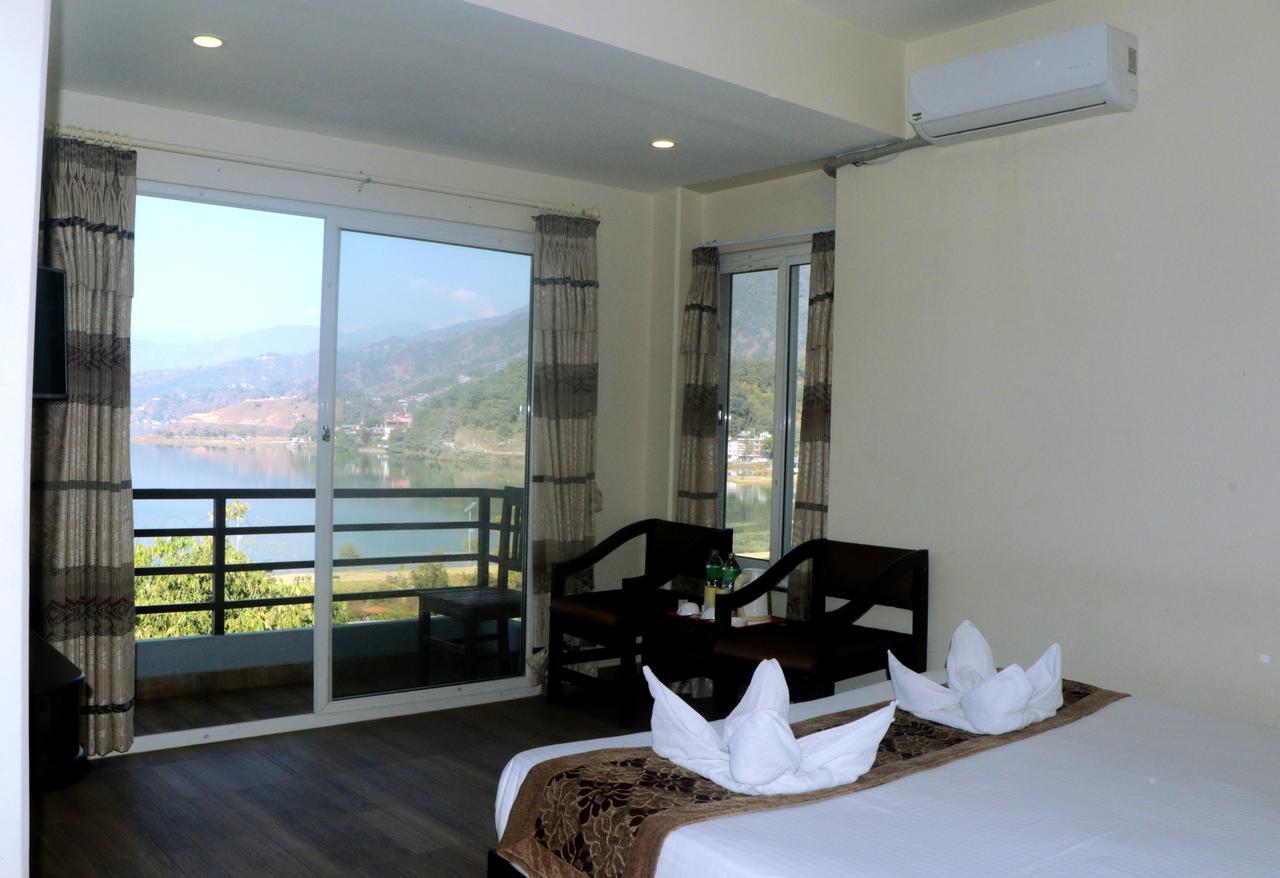 Hotel The Coast Pokhara Exteriör bild