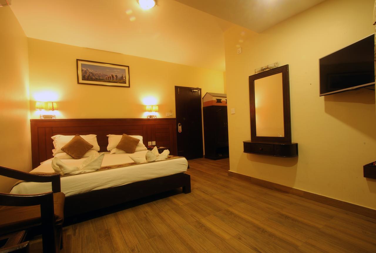 Hotel The Coast Pokhara Exteriör bild