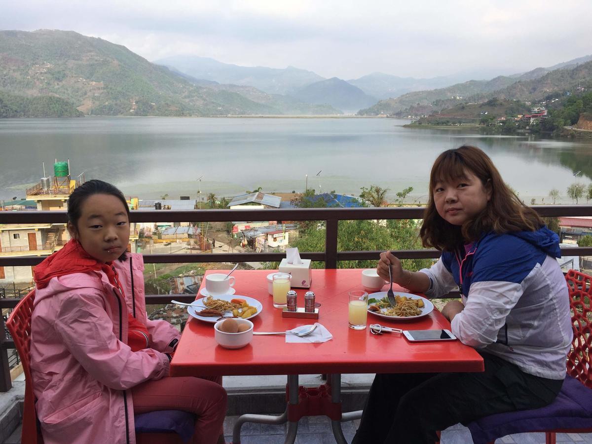 Hotel The Coast Pokhara Exteriör bild
