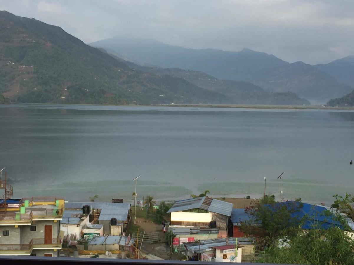 Hotel The Coast Pokhara Exteriör bild